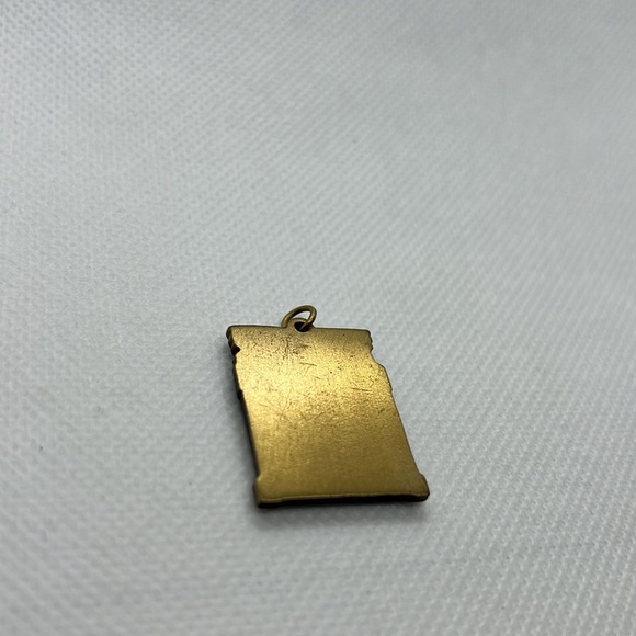 22 CALIBER PENDANT ANTIQUE BRASE TONE VINTAGE - Picture 6 of 10